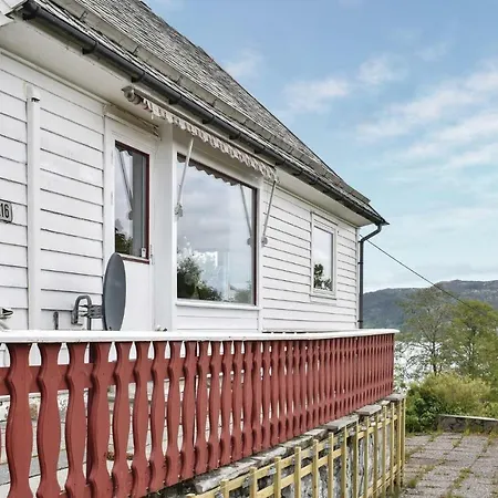 Awesome In W/ Wifi And 3 Bedrooms Hjellestad